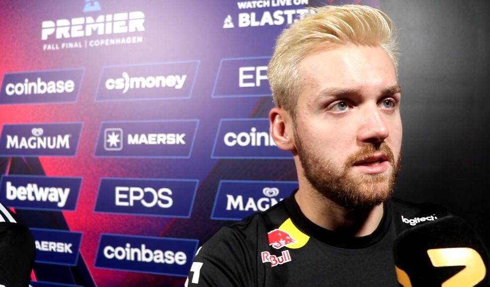 误射！两队的狙击手仅贡献了16个AWP击杀