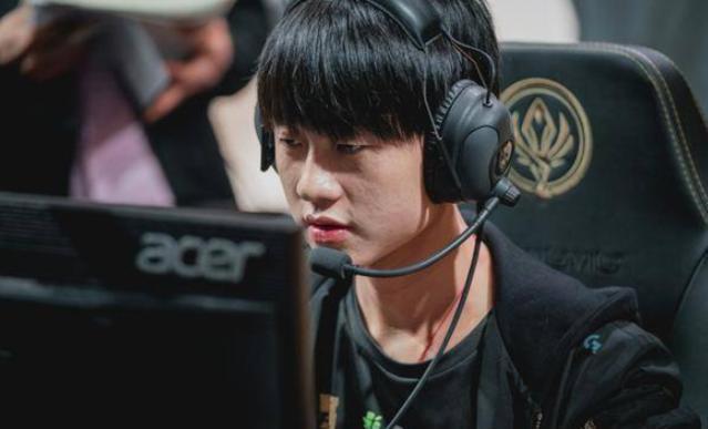 [独家] b1t 关于整合 makazze ： “他有很好的瞄准能力和对游戏的基本理解”